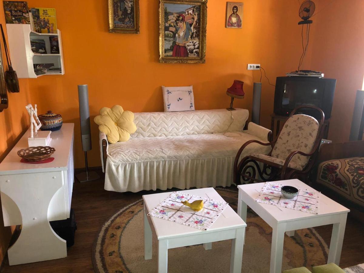 Salas Gnijezdo Bačka Palanka Екстериор снимка